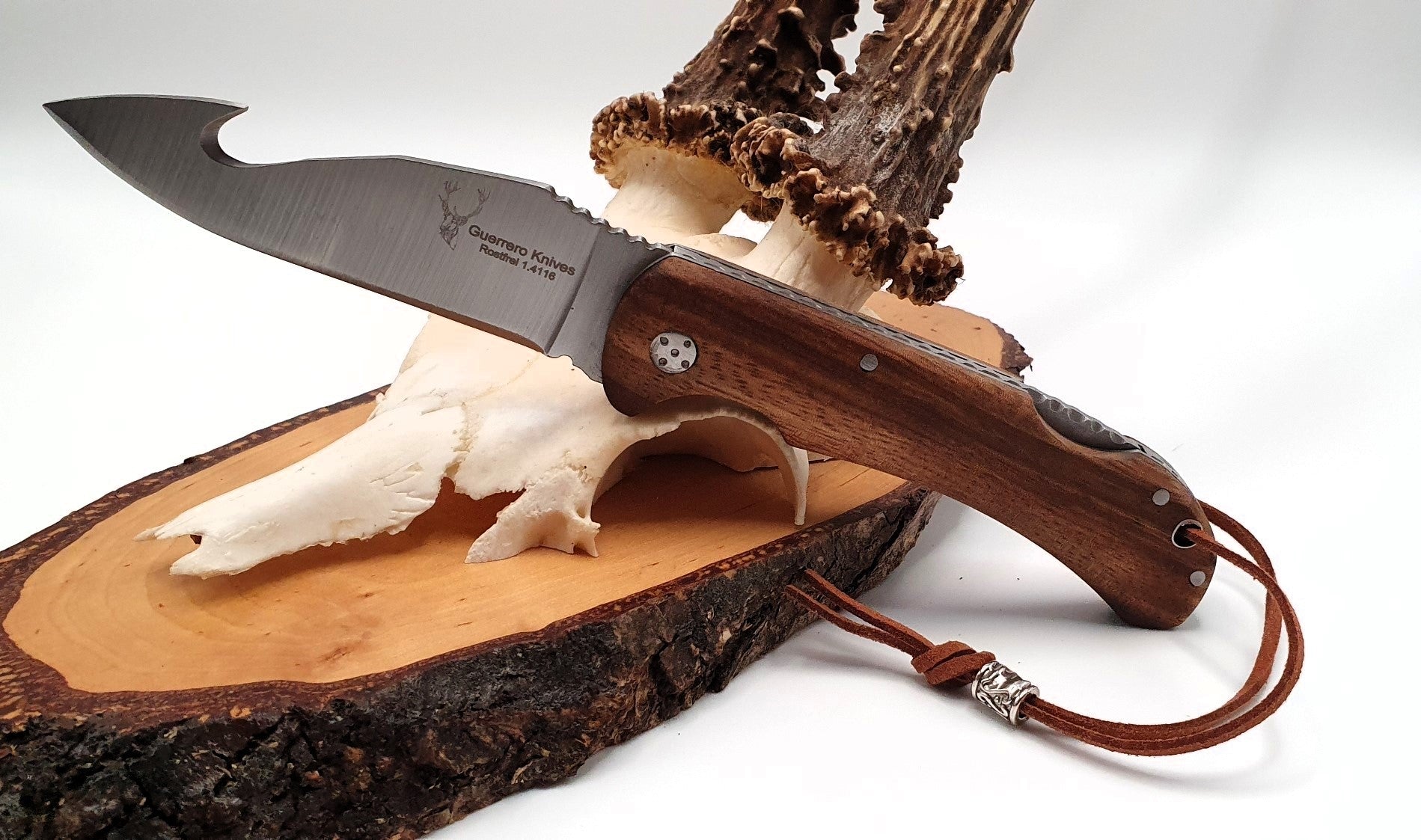 Klapp Skinner: Guerrero Knives Klapptaschenmesser mit rostfreier Skinnerklinge und Zebraholz Griffschalen 
