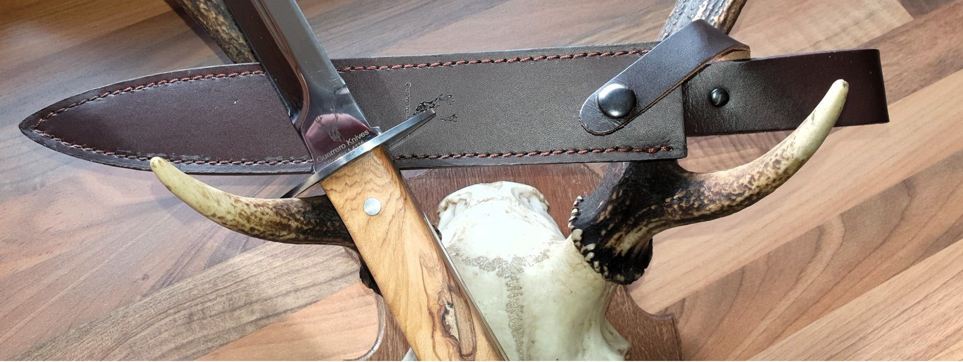 Hirschfänger mit Olivenholzgriff und 27,8 cm Klinge