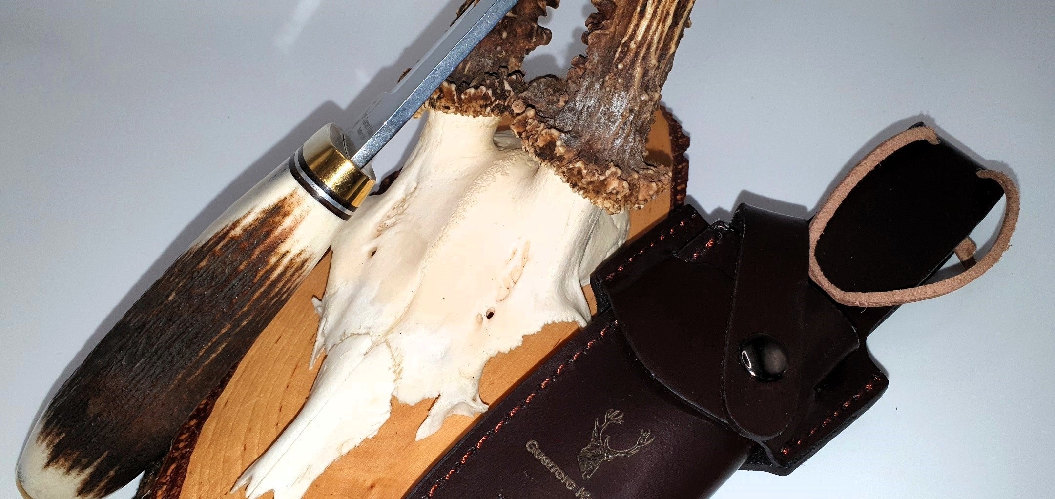 Edles Jagdmesser nach White Hunter Art, Zwinge Alpaka, Hirschhorngriff