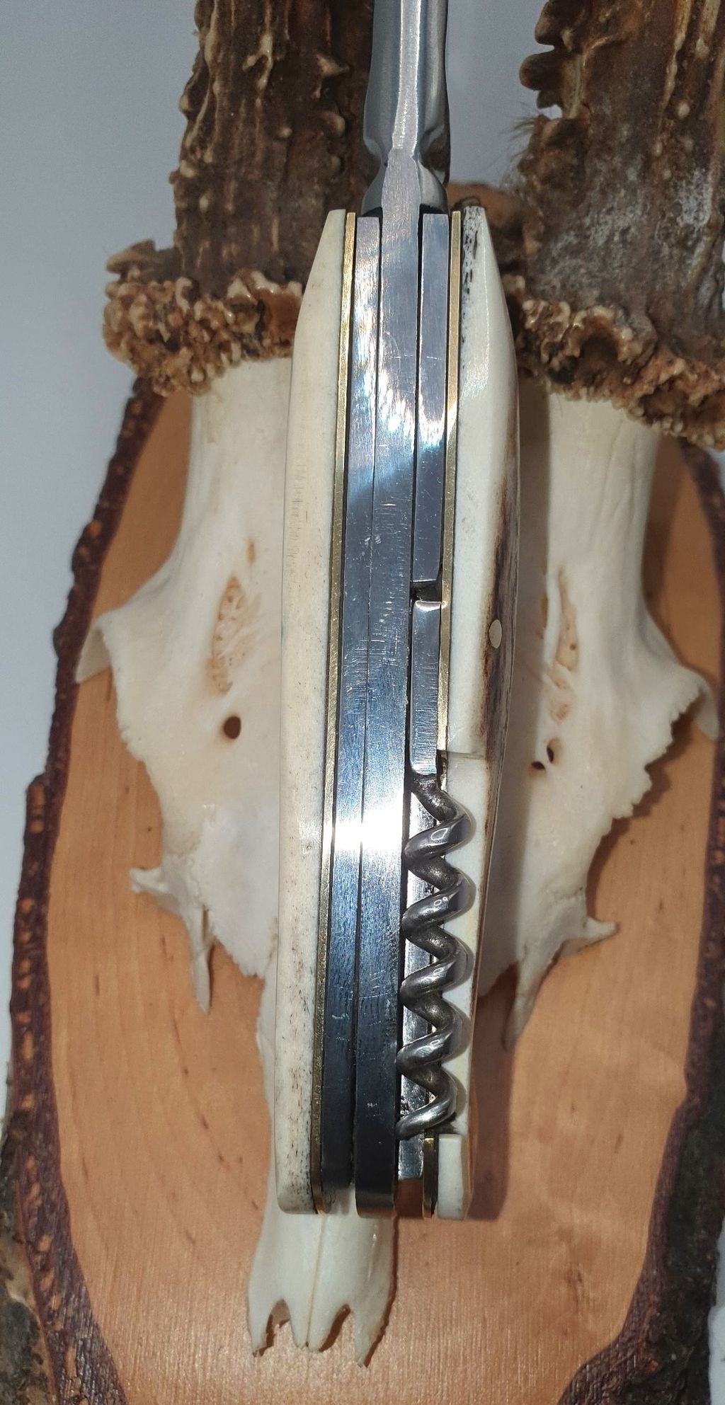 4-teiliges Jagdmesser Full Tang mit Aufbrechklinge, Knochensäge und Korkenzieher
