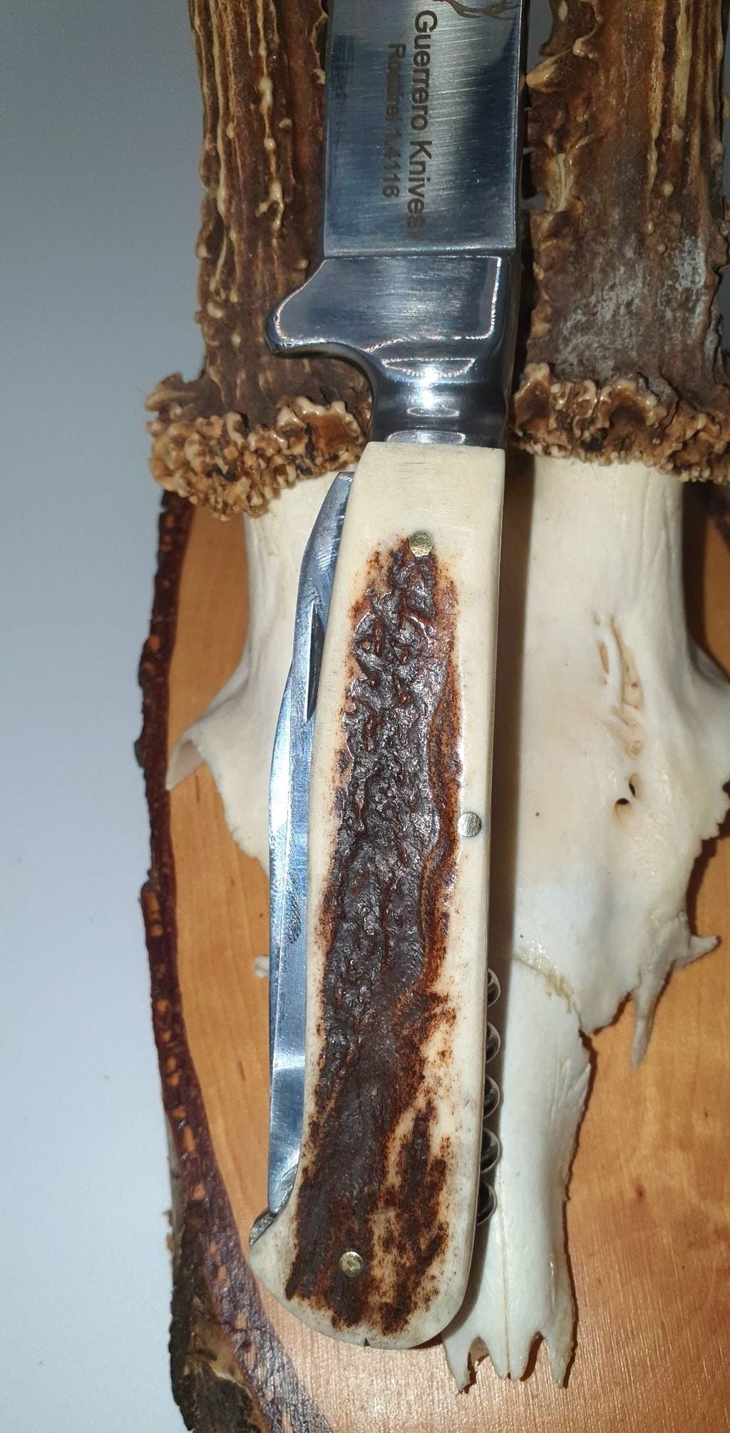 4-teiliges Jagdmesser Full Tang mit Aufbrechklinge, Knochensäge und Korkenzieher