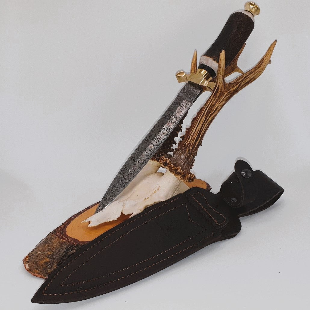 Exklusiver Guerrero Knives Hirschfänger 330 Lagen Damaststahl, 100% Messing, Hirschhorngriff.