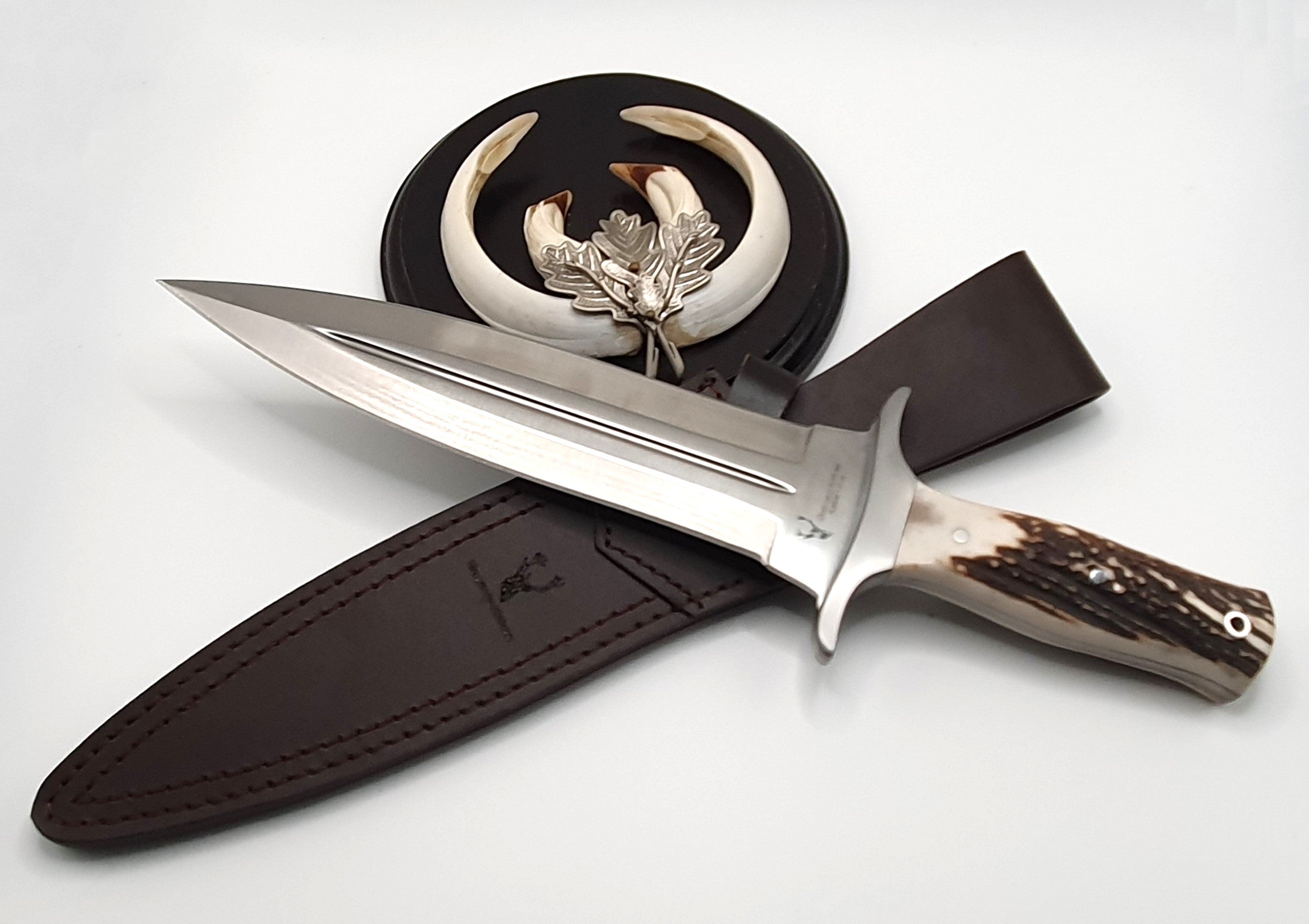 Hochwertiger Saufänger von Guerrero Knives mit Hirschhorngriff aus 440 C Stahl und Edelstahlzwinge