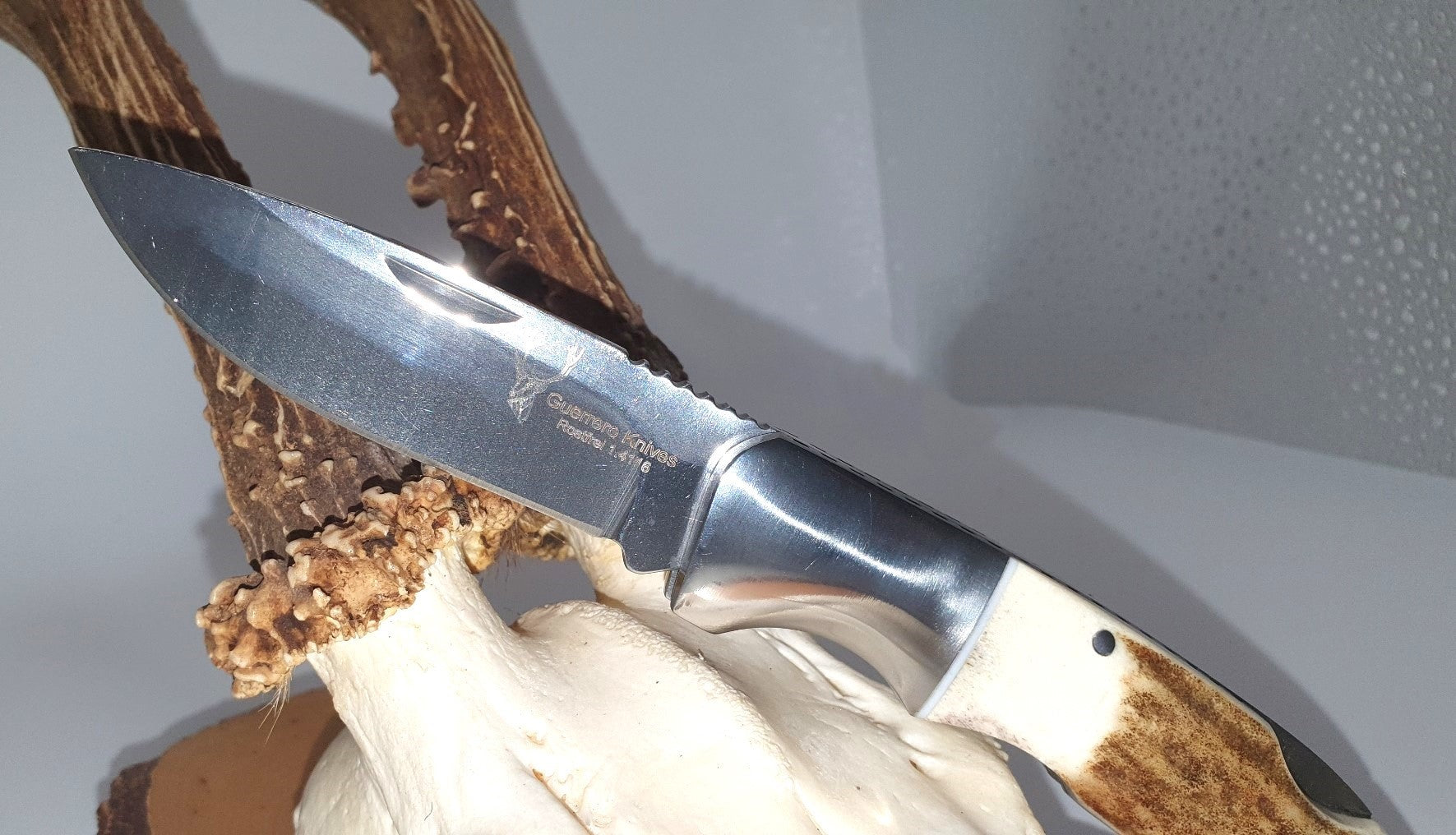 Des Jägers Lieblingstaschenmesser: Bushcraft-, Survival- oder Jagdmesser mit Hirschhorngriff