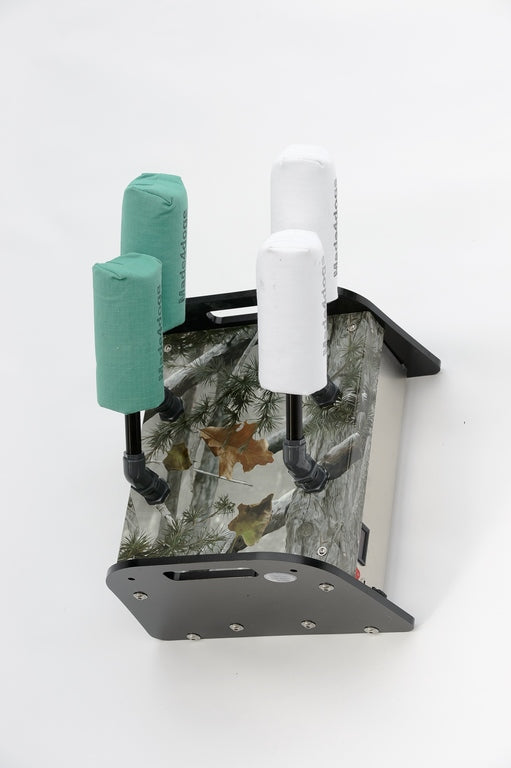 4-Shooter, der air&go Dummylauncher von made4dogs mit Gehäuse in Camouflage, Launcher Foto mit weißem Hintergrund