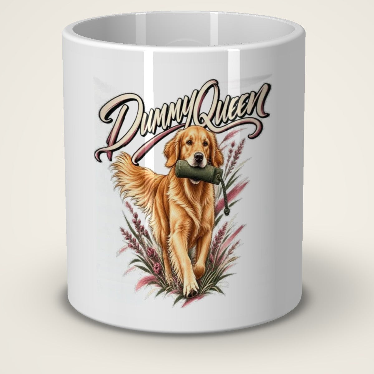 Kaffeetasse DummyQueen. – Vorderansicht der weißen Keramiktasse