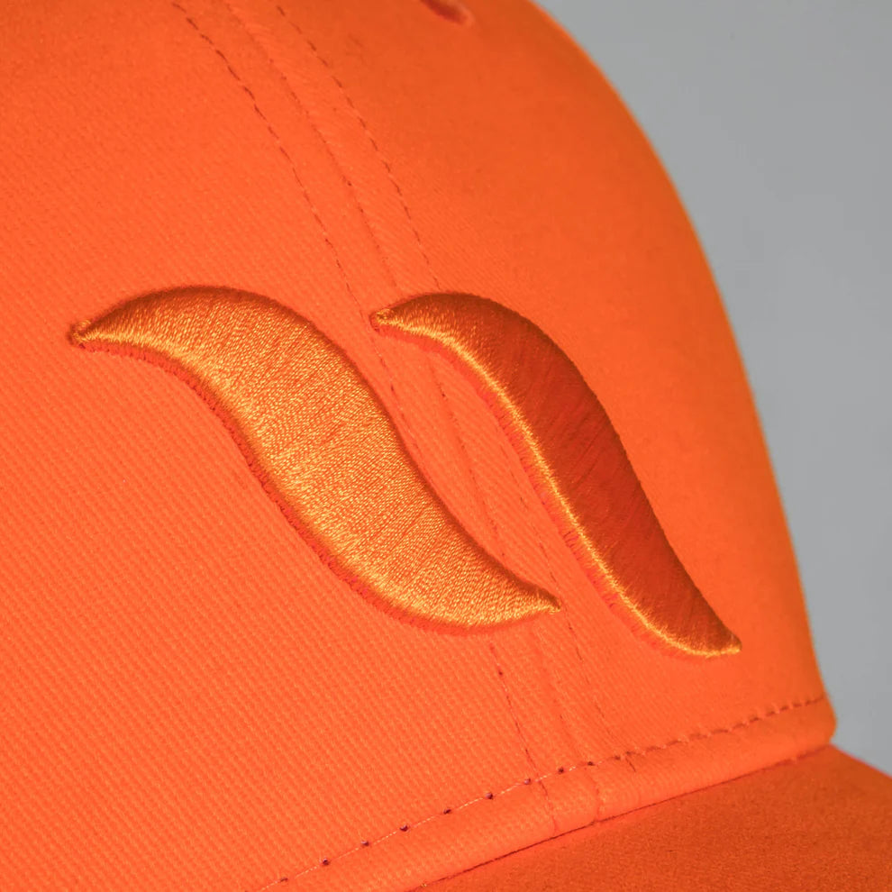 Back on Track Winged Cap in orange, olivgrün und schwarz