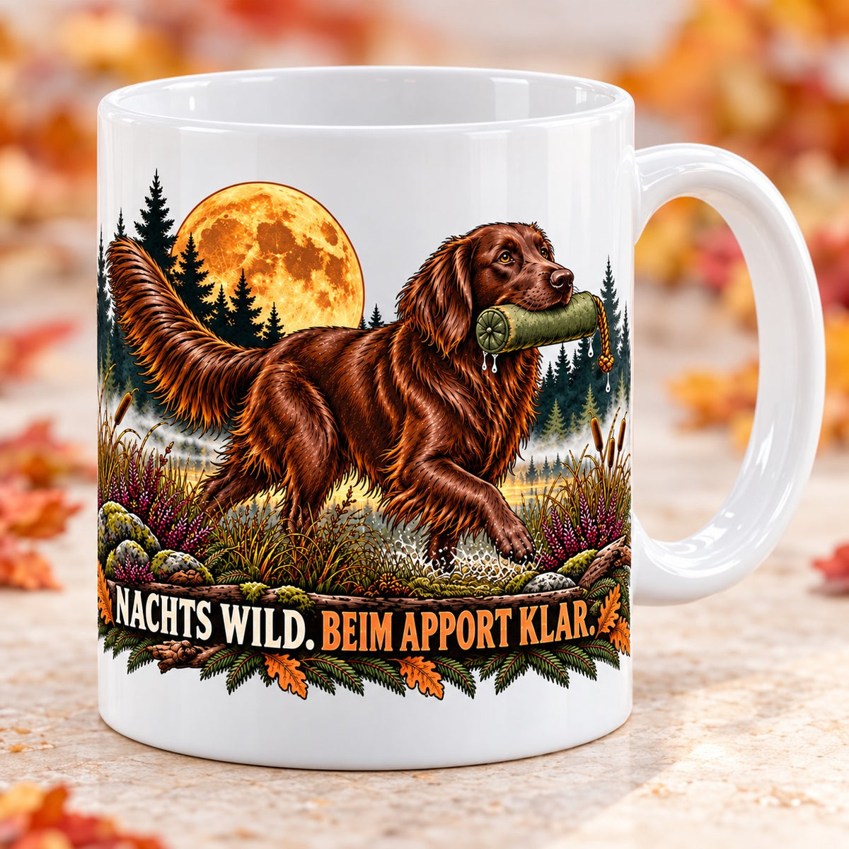 Kaffeetasse Nachts wild. Beim Apport klar. – ein brauner Flat-Coated Retriever apportiert im Mondlicht