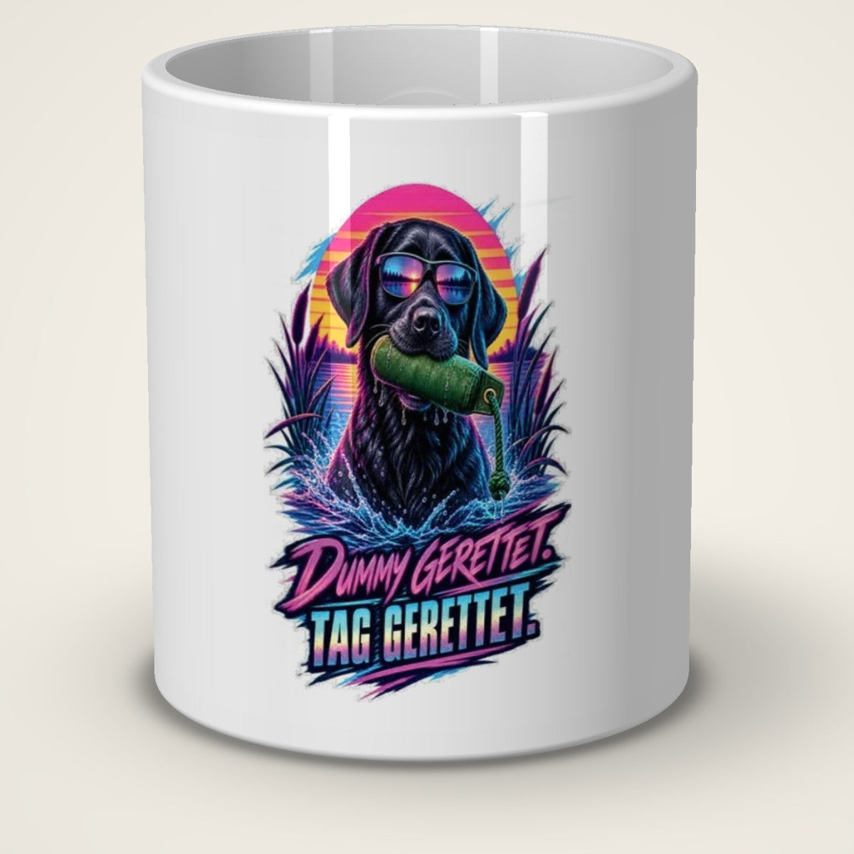 Kaffeetasse Dummy gerettet. Tag gerettet. – Vorderansicht der weißen Keramiktasse