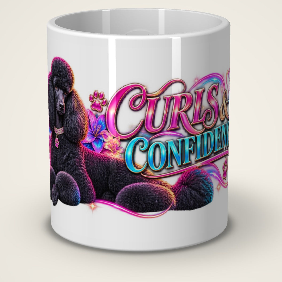 Kaffeetasse Curls & Confidence – Vorderansicht der weißen Keramiktasse